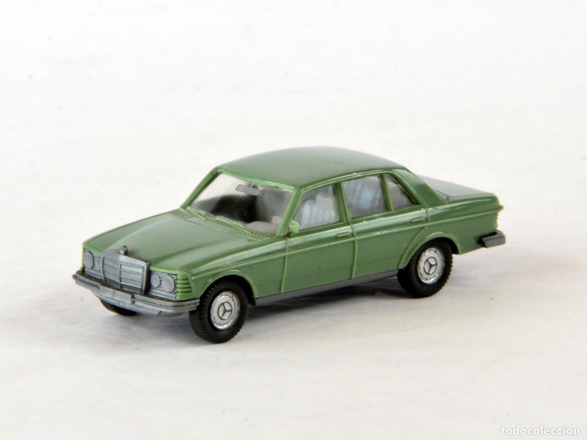 Coches a escala: Wiking Escala 1:87 H0 Mercedes Benz 240D/123 Verde