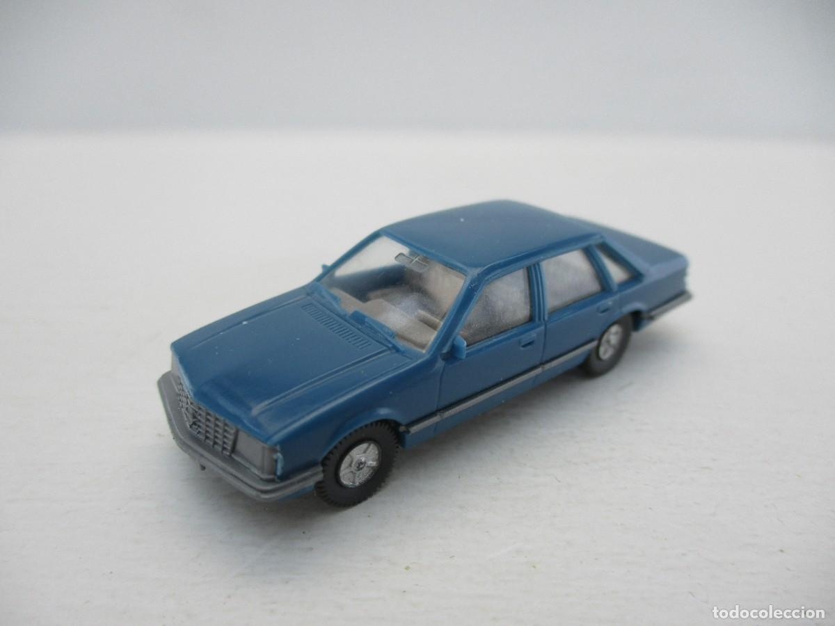Coches a escala: COCHE ESCALA 1:87 REF LIBR - Foto 1