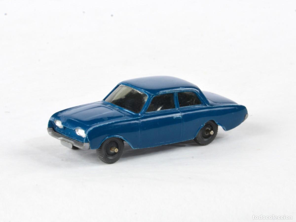 Coches a escala: Wiking Escala 1:87 H0 Antiguo Ford Taunus 17M P3 Azul, 1965 - 1969
