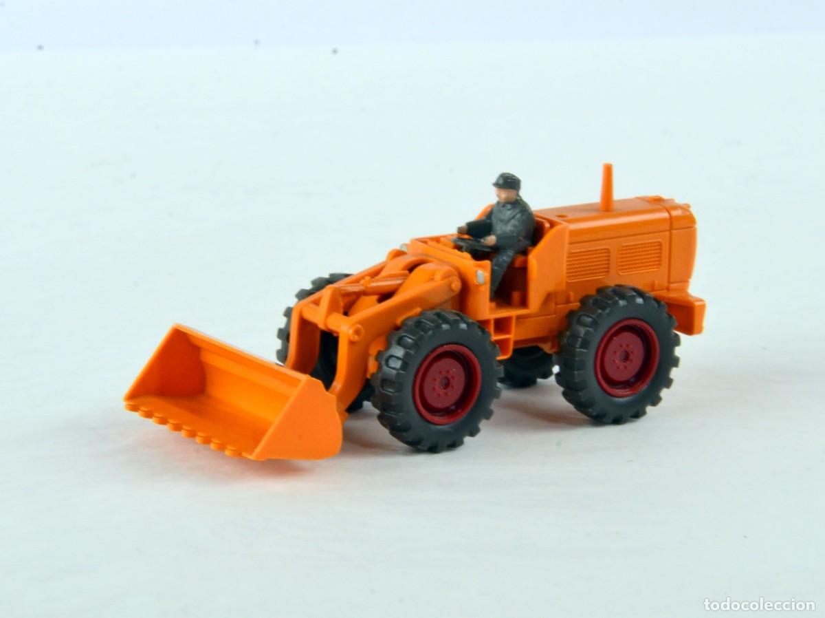 Coches a escala: Wiking Escala 1:87 H0 Antiguo Pala Cargadora Hanomag con Figura 1966 - 75