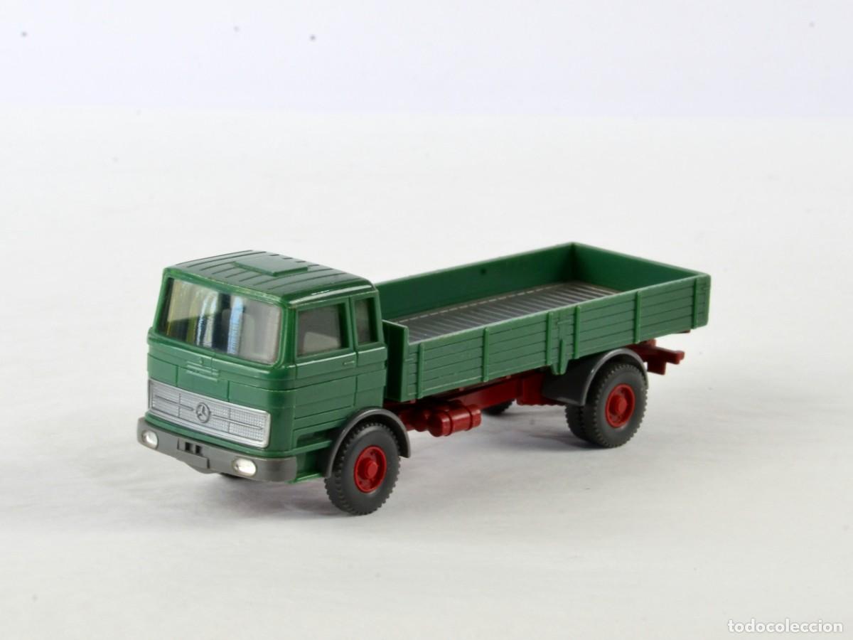 Coches a escala: Wiking Escala 1:87 H0 Antiguo Cami&oacute;n Mercedes Benz LP1620 Verde 1965 - 72