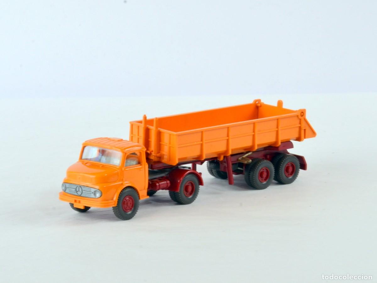 Coches a escala: Wiking Escala 1:87 H0 Antiguo Cami&oacute;n Volquete Articulado Mercedes Benz L1413 1970 - 74