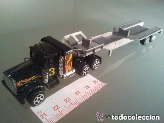 Coches a escala: CAMION GUISVAL CON UN REMOLQUE NO GUISVAL - LE FALTAN LAS CHIMENEAS