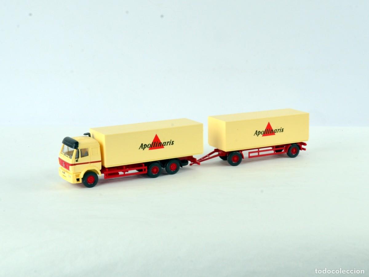 Coches a escala: Wiking Escala 1:87 H0 Cami&oacute;n Mercedes Benz SK con Remolque Appolinaris con Caja