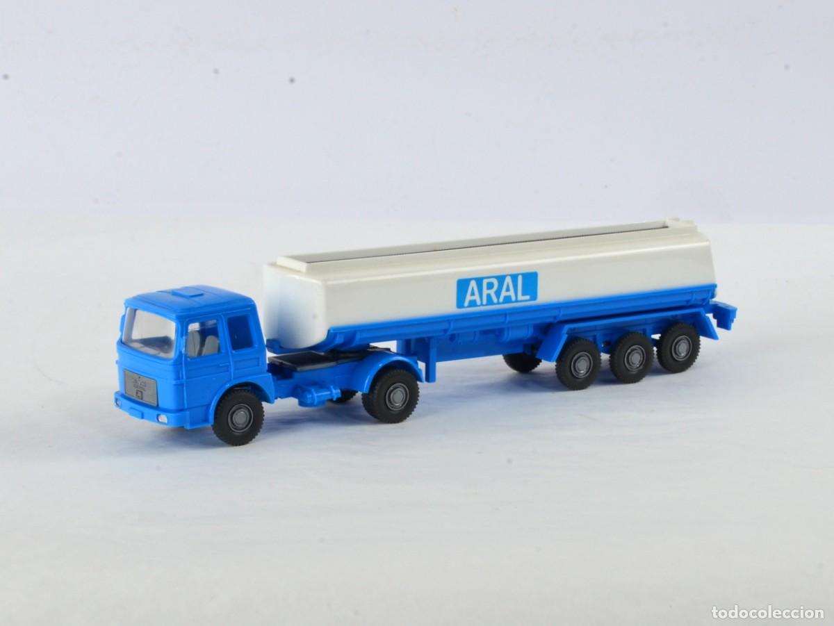 Coches a escala: Wiking Escala 1:87 H0 Cami&oacute;n Articulado Cisterna MAN F8 ARAL