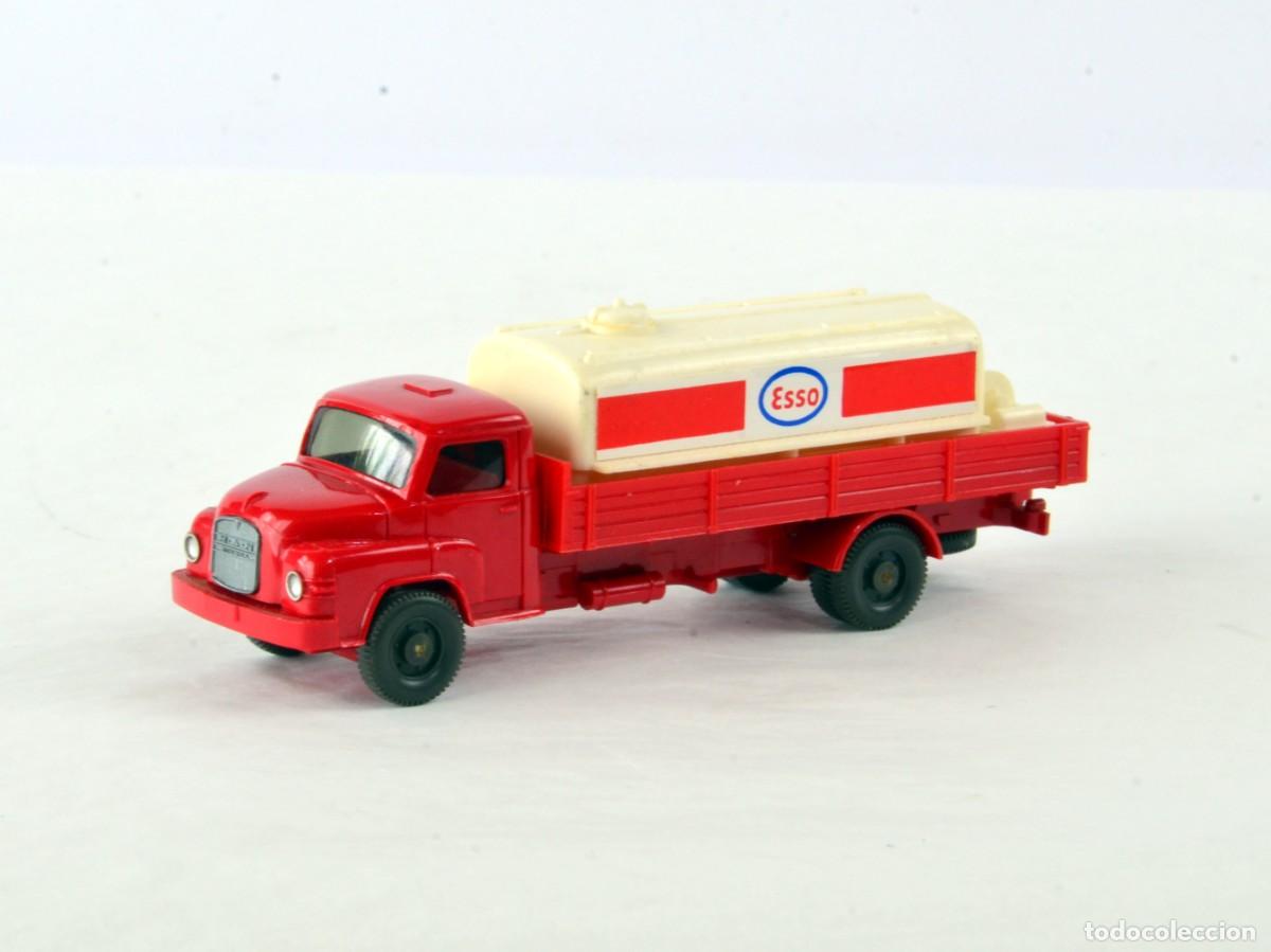 Coches a escala: Wiking Escala 1:87 H0 Antiguo Cami&oacute;n MAN 635 con Dep&oacute;sito Esso Desmontable 1972 - 80