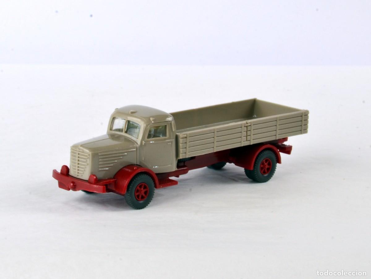 Coches a escala: Wiking Escala 1:87 H0 Cami&oacute;n B&uuml;ssing 8000 Plataforma