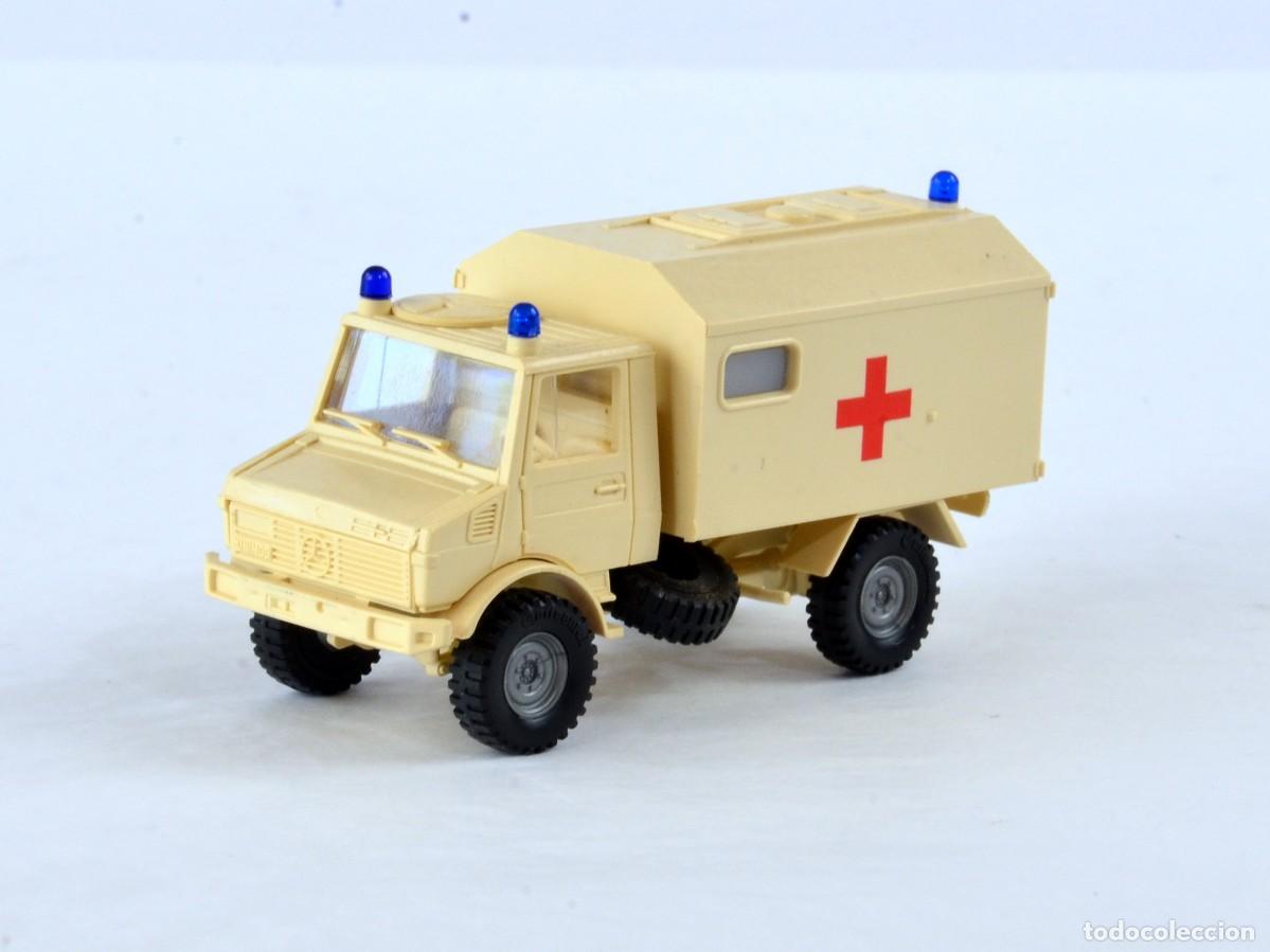 Coches a escala: Roco Escala 1:87 H0 Unimog Cruz Roja