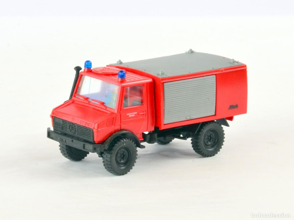 Coches a escala: Roco Escala 1:87 H0 Cami&oacute;n de Bomberos Mercedes Benz Unimog