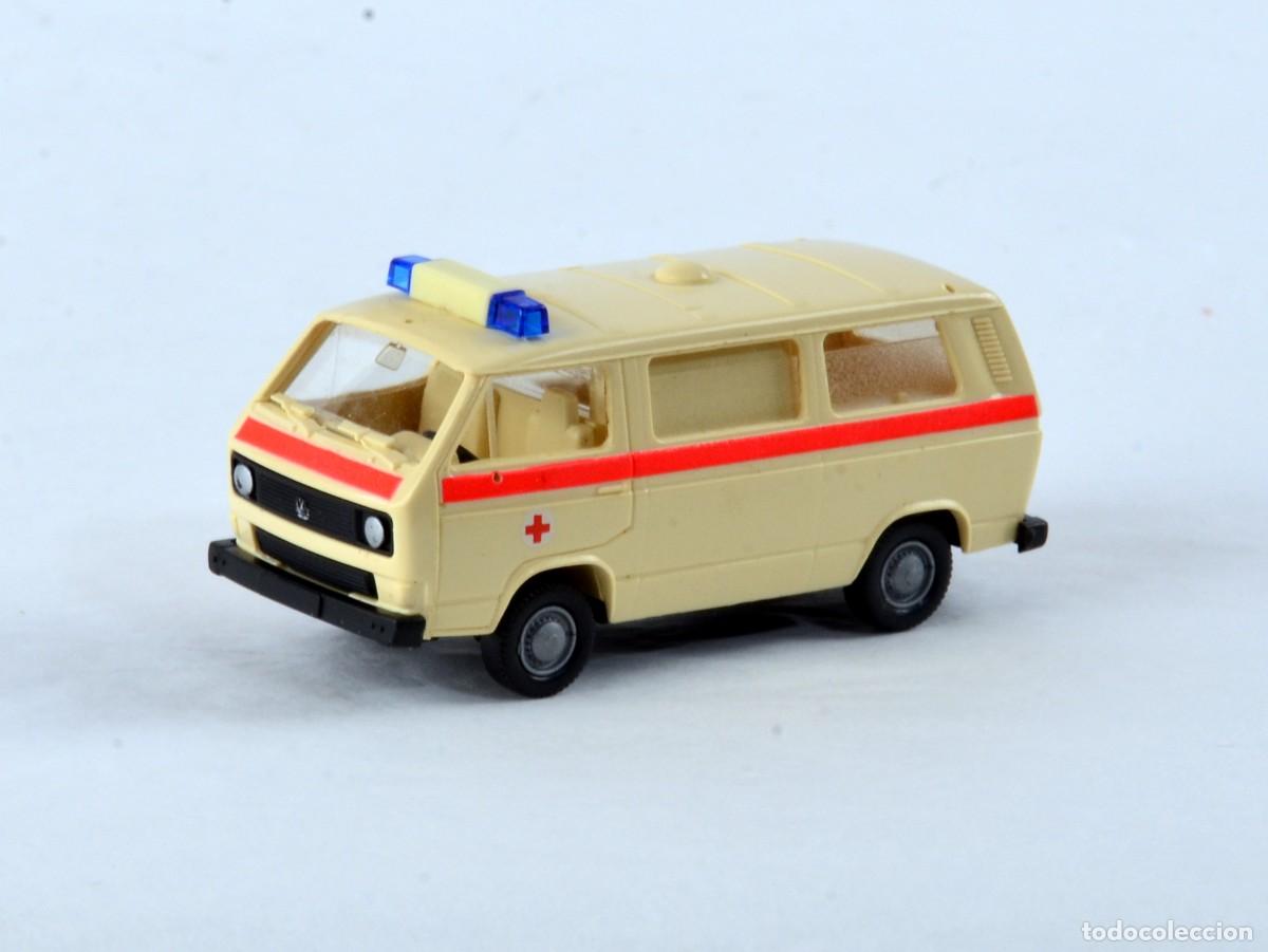 Coches a escala: Roco Escala 1:87 H0 Volkswagen T3 Ambulancia Impecable con Caja