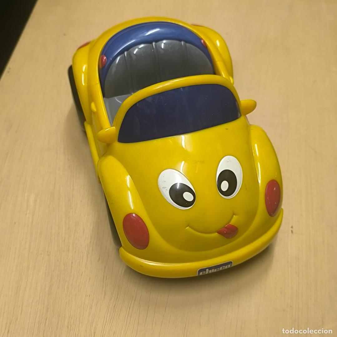 Coches a escala: 001433JUG-coche chicco amarillo