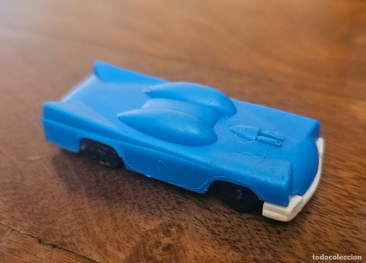 Coches a escala: Rar&iacute;simo coche tipo Batmovil azul de pl&aacute;stico bootleg Batman Bat Movil - Mini Car Heroes - Cars 6 cm