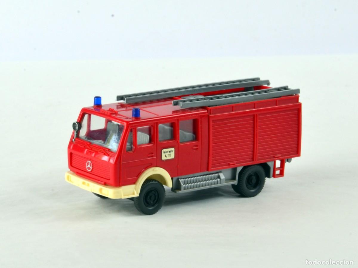 Coches a escala: Wiking Escala 1:87 H0 Cami&oacute;n de Bomberos Mercedes Benz NG LF16 Impecable con Caja