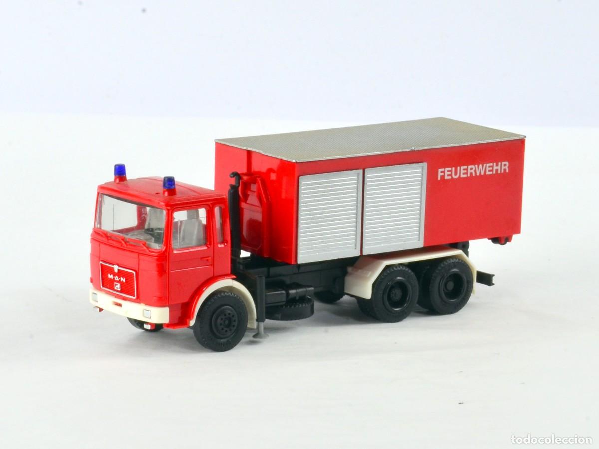 Coches a escala: Herpa Escala 1:87 H0 Cami&oacute;n Bomberos MAN F8 Portacontenedor