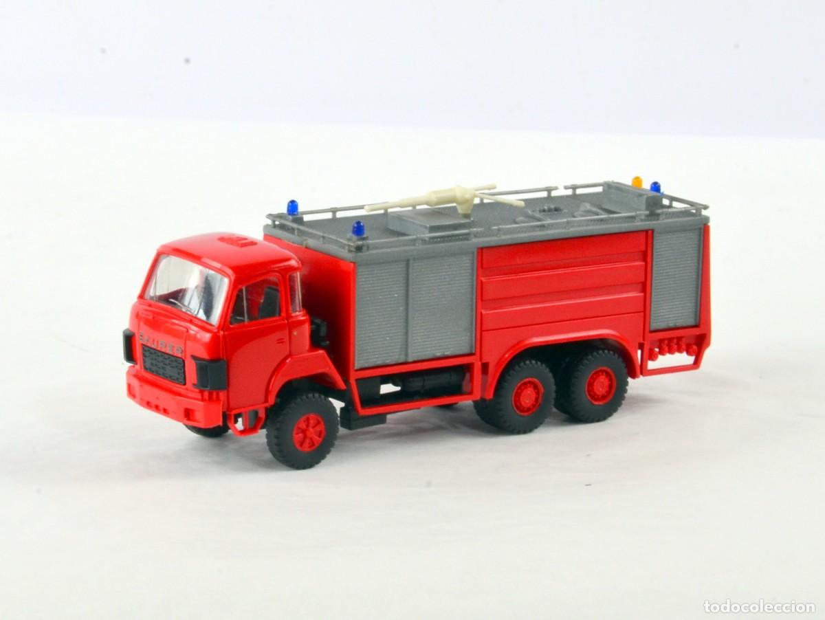 Coches a escala: RMM Roskopf Escala 1:87 H0 Cami&oacute;n de Bomberos Rosenbauer Saurer D330