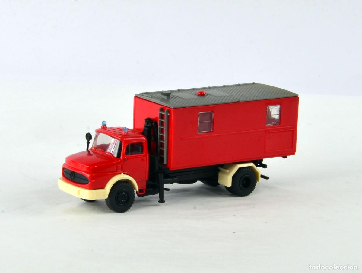 Coches a escala: Preiser Escala 1:87 H0 Cami&oacute;n de Bomberos Mercedes Benz 16524 Contenedor Control de Operaciones