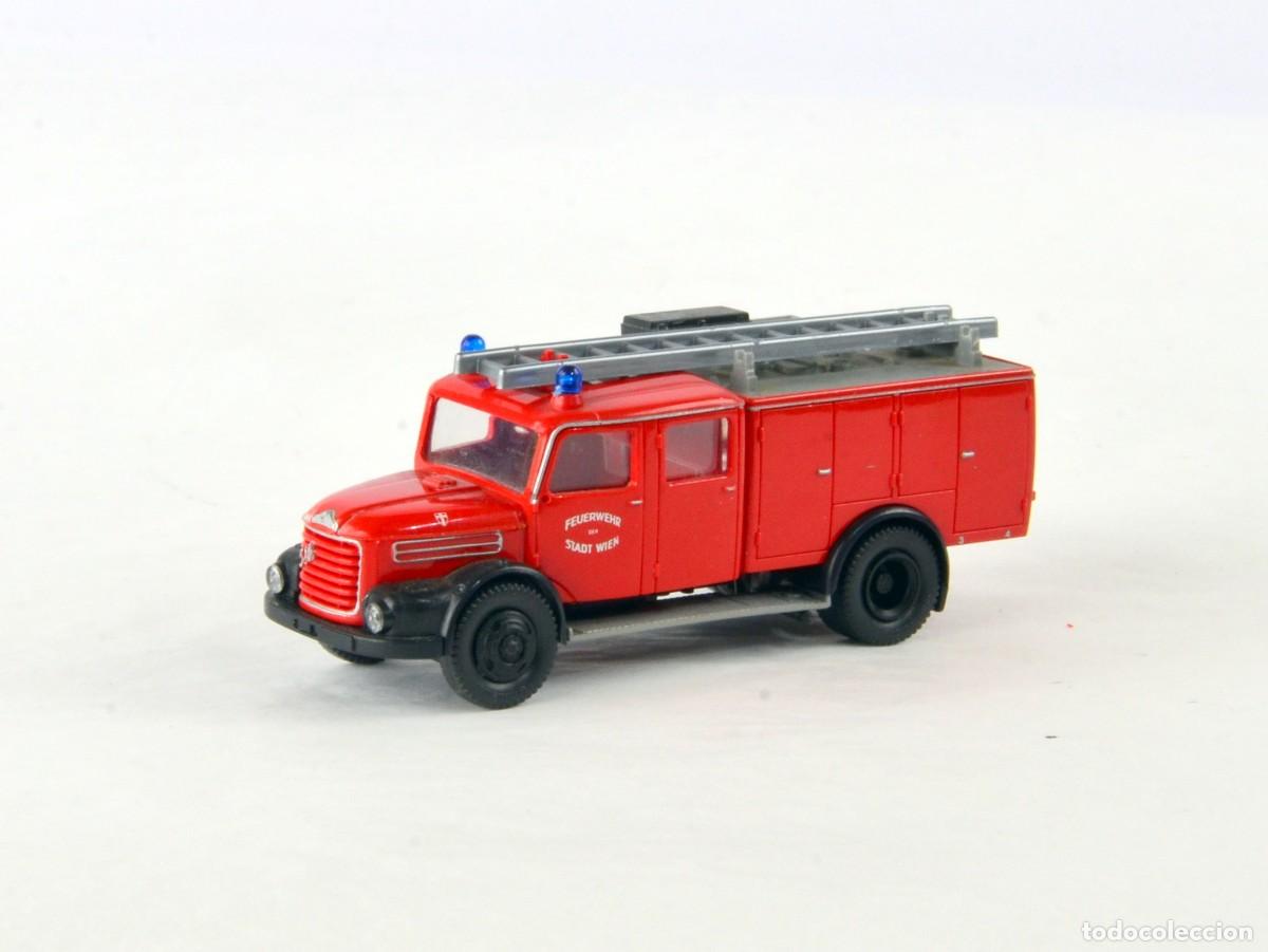 Coches a escala: Roco Escala 1:87 H0 Cami&oacute;n de Bomberos LF Steyr 586 Wien