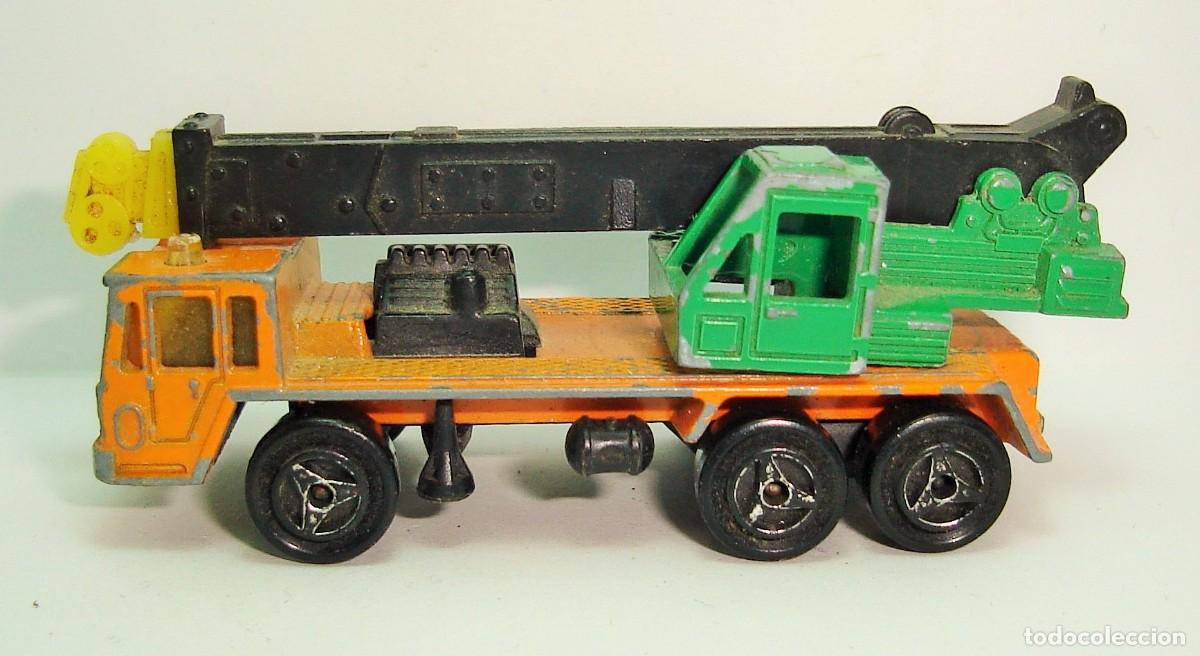 Coches a escala: DESGUACE CAMION SAVIEM GRUA MAJORETTE ESCALA 1:132 LOTE 1