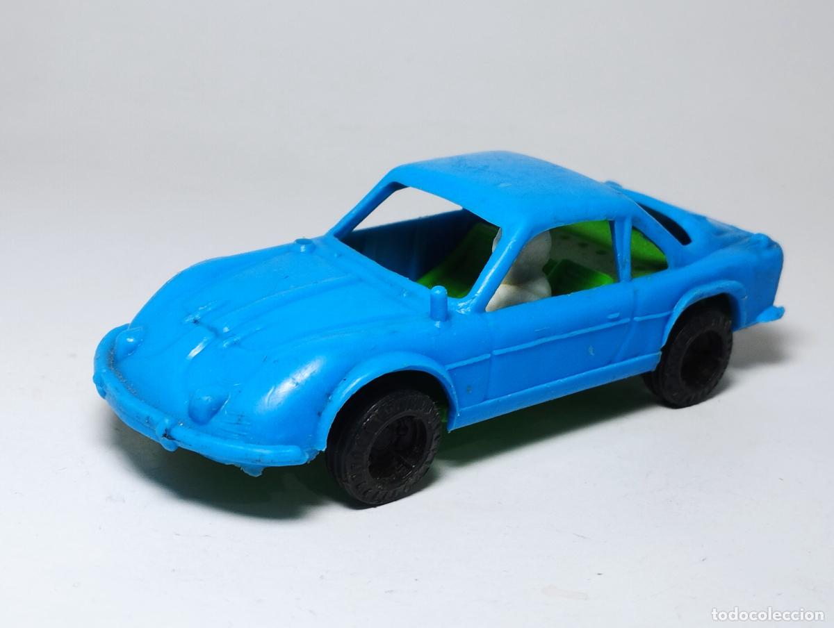 Coches a escala: RENAULT ALPINE A110 BERLINETTA CON MU&Ntilde;ECO CONDUCTOR PLASTICO VAM CARAMELOS PIPERO KIOSKO