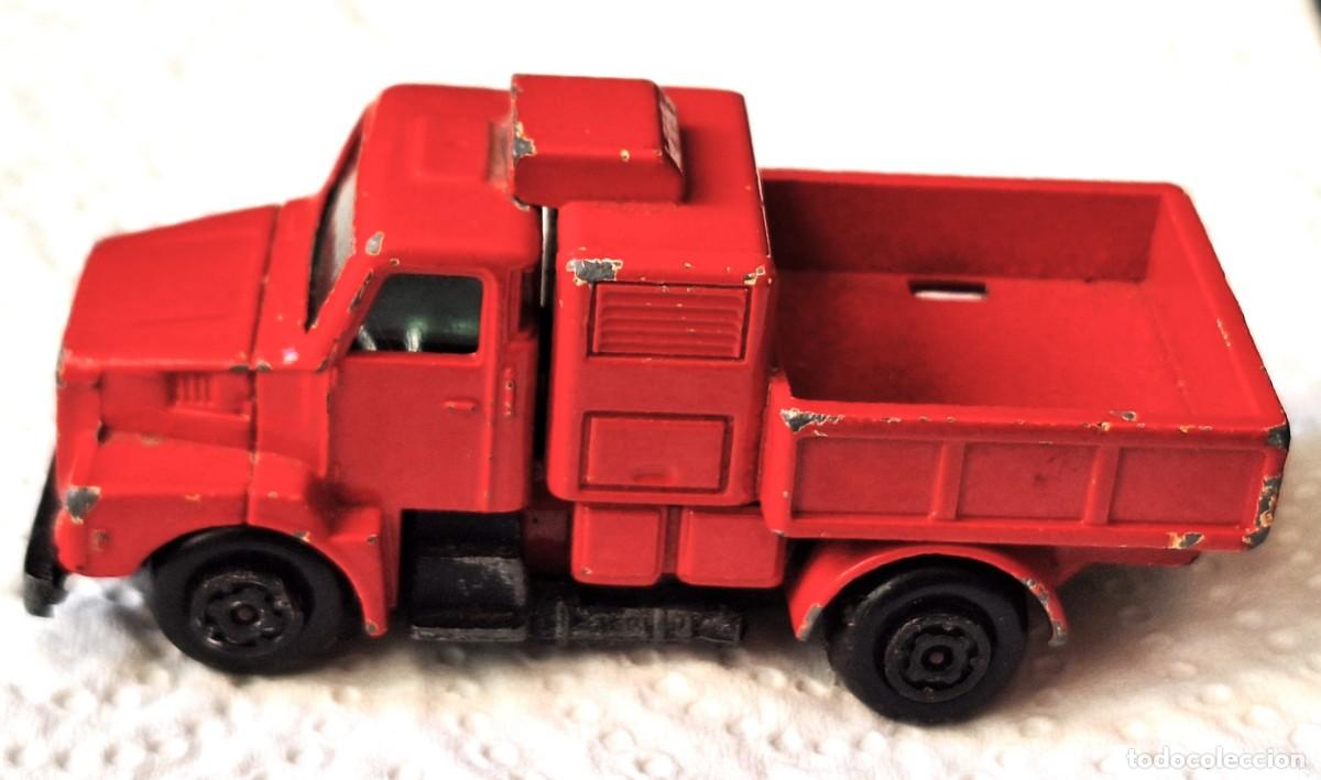 Coches a escala: COCHE ESCALA ANTIGUO - CAMION ROJO VOLVO - A&Ntilde;OS 80 - MARCA GUISVAL