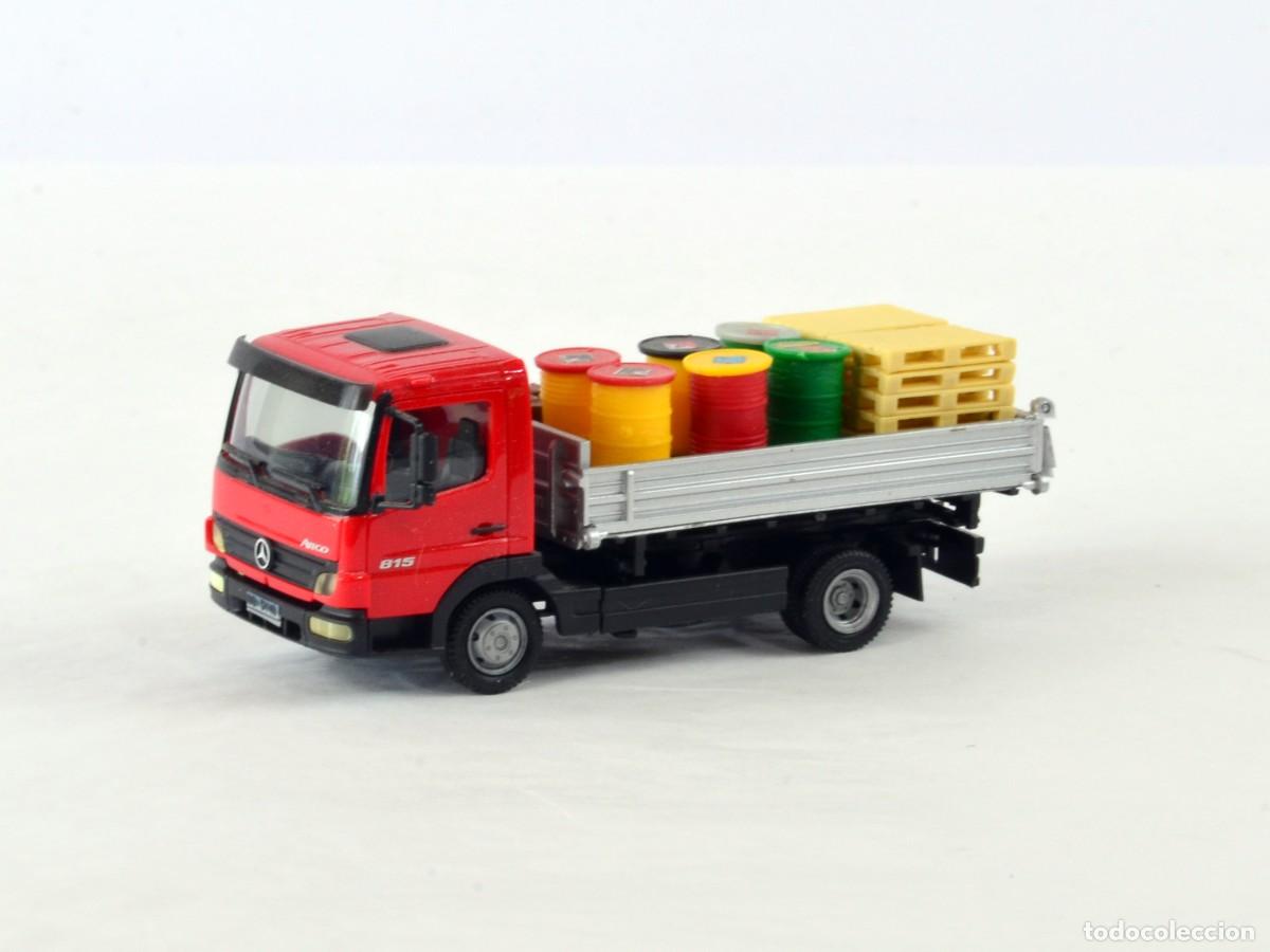 Coches a escala: Herpa Escala 1:87 H0 Cami&oacute;n Mercedes Benz Atego 815 con Caja