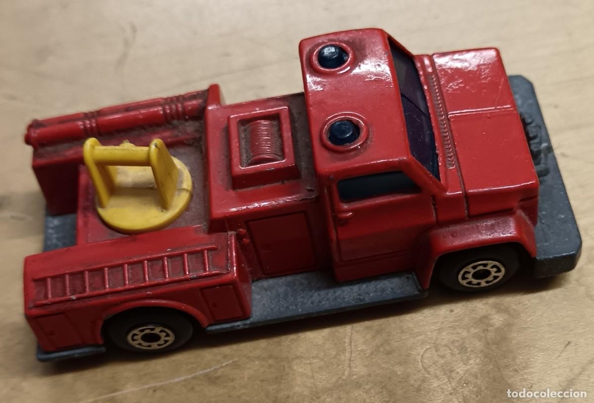 Coches a escala: COCHE MATCHBOX SNORKEL FIRE ENGINE N&ordm; 13 ENGLAND A&Ntilde;O 1977 7,5 CM. LARGO