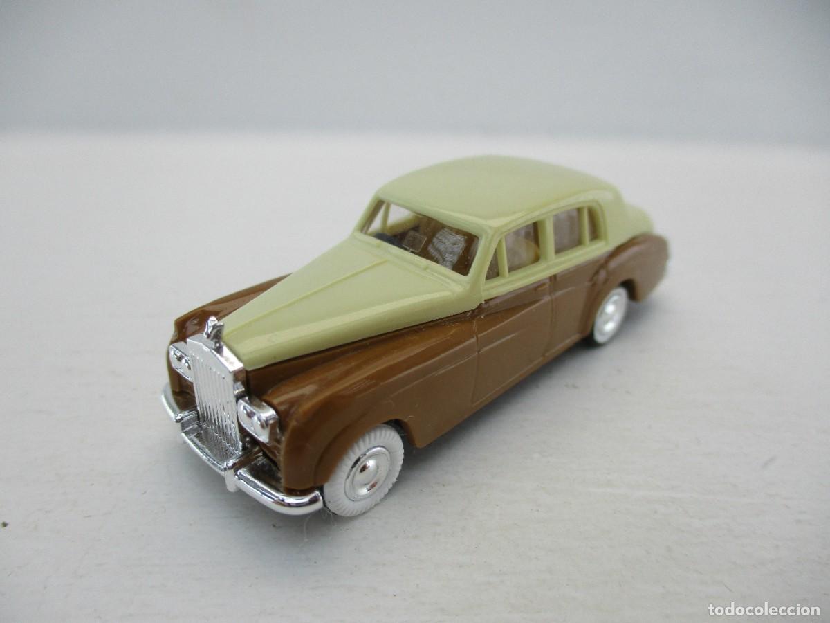 Voitures &agrave; l'&eacute;chelle: COCHE ESCALA 1:87 REF FK