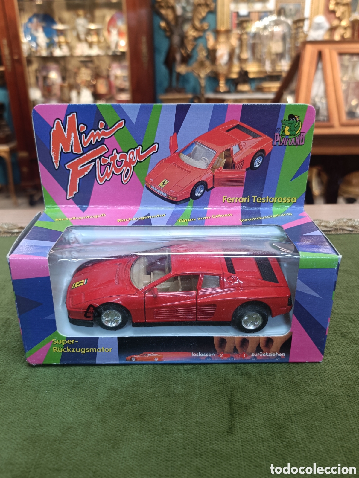 Coches a escala: Coche a escala del Ferrari Testarossa, en su caja original.