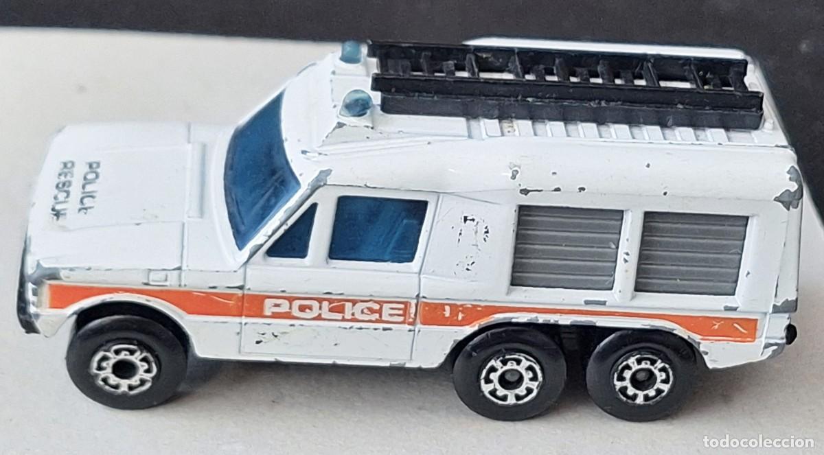 Coches a escala: COCHE ESCALA ANTIGUO - CARMICHAEL COMMANDO POLICIA - A&Ntilde;OS 80 - MARCA MATCHBOX