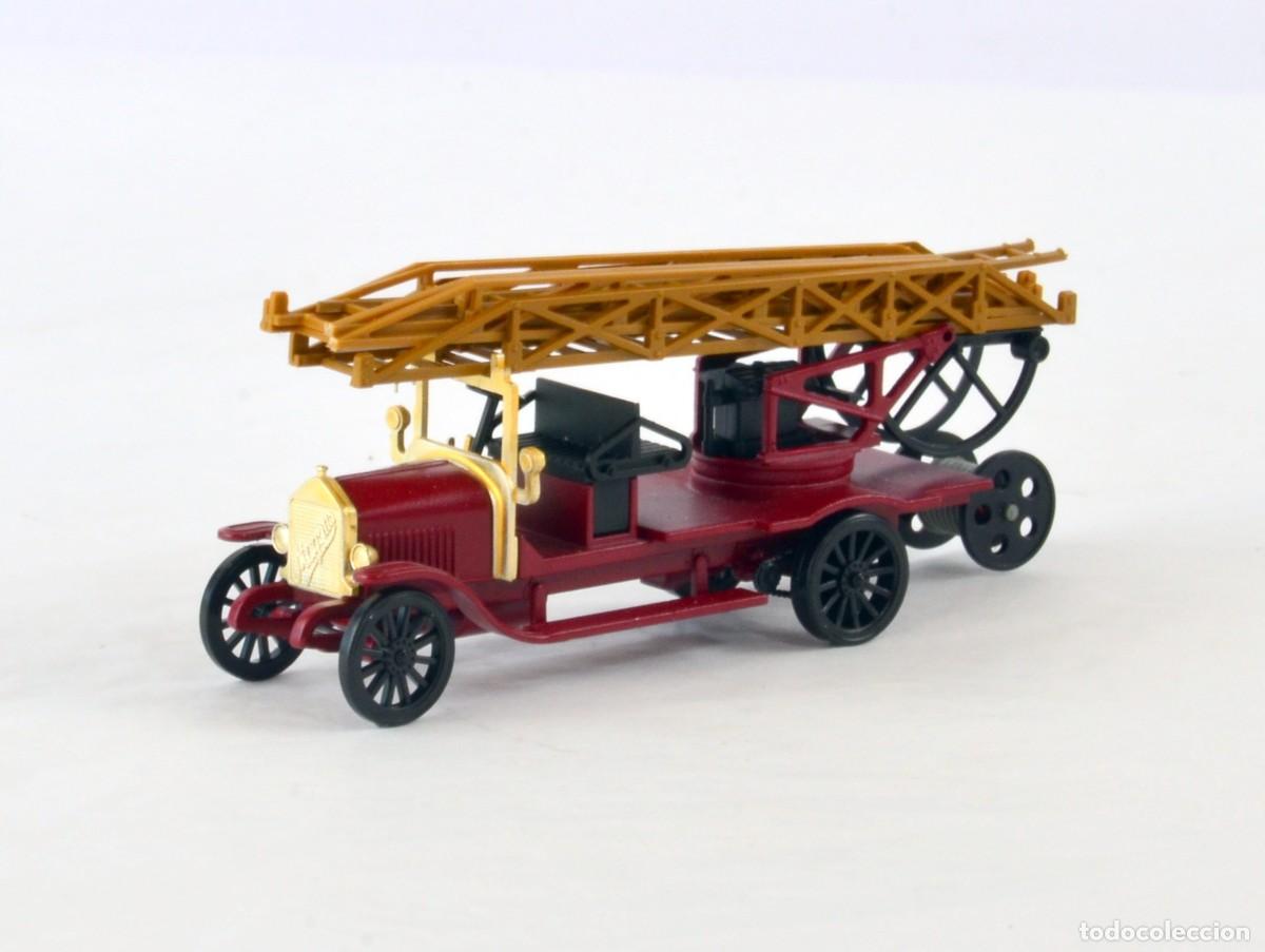 Carros em escala: M&auml;rklin Escala 1:87 H0 Cami&oacute;n Hist&oacute;rico Benz Gaggenau Bomberos Escalera