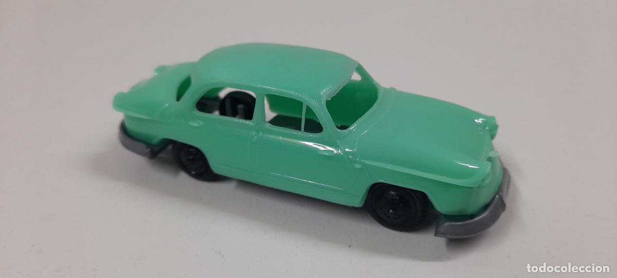 Coches a escala: ANTIGUO COCHE PANHARD PL 17 . REALIZADO EN PLASTICO RIGIDO . MEDIDA DE LARGO 11 CM
