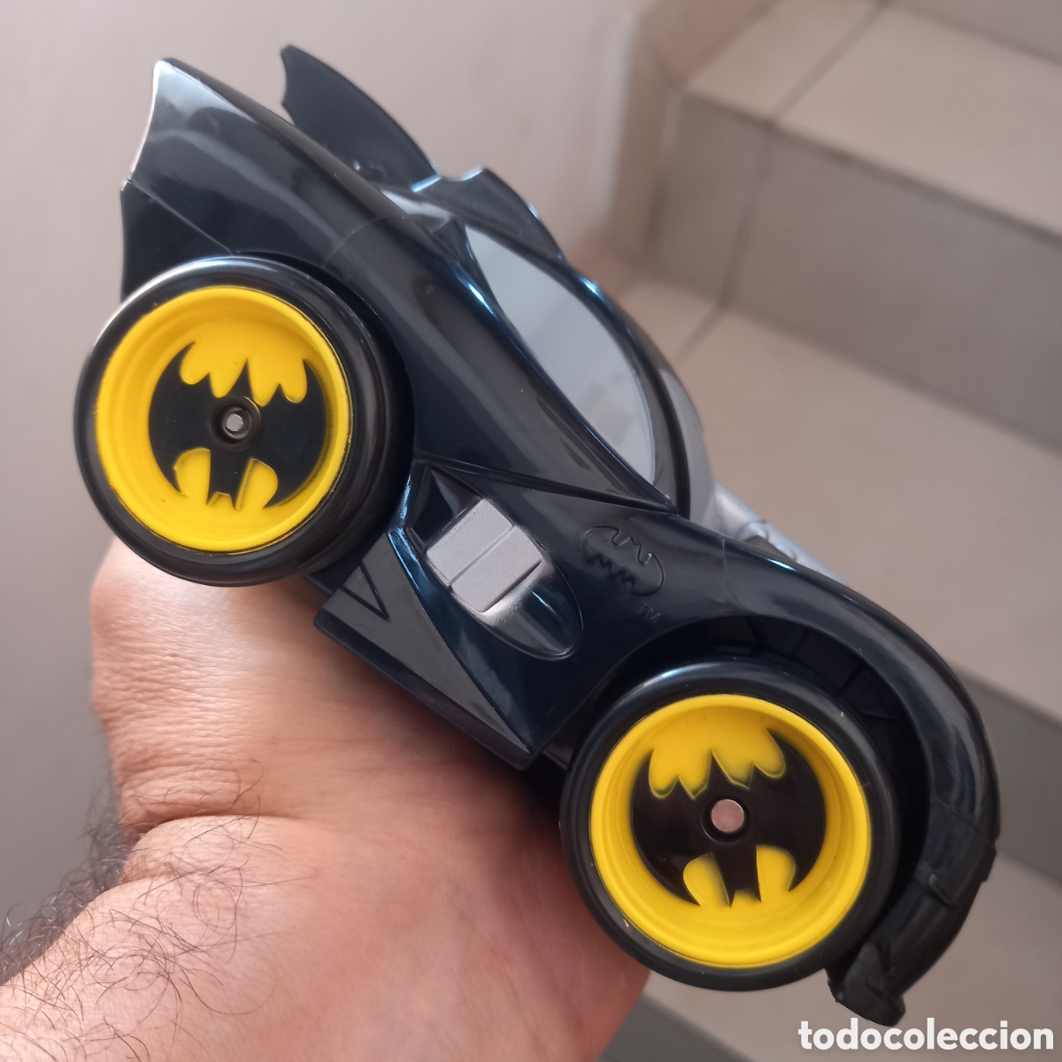 Auto in scala: CARRO AUTO COCHE BATMAN BATIMOVIL BATMOBILE BATIMOBIL DC COMICS MATTEL 2007