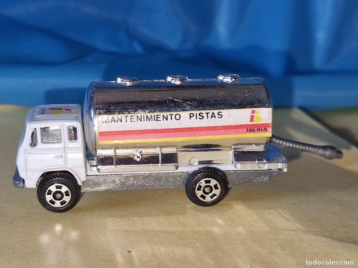 Coches a escala: CAMION MERCEDES BENZ IBERIA MANTENIMIENTO PISTAS MARCA GUILOY / NUEVO