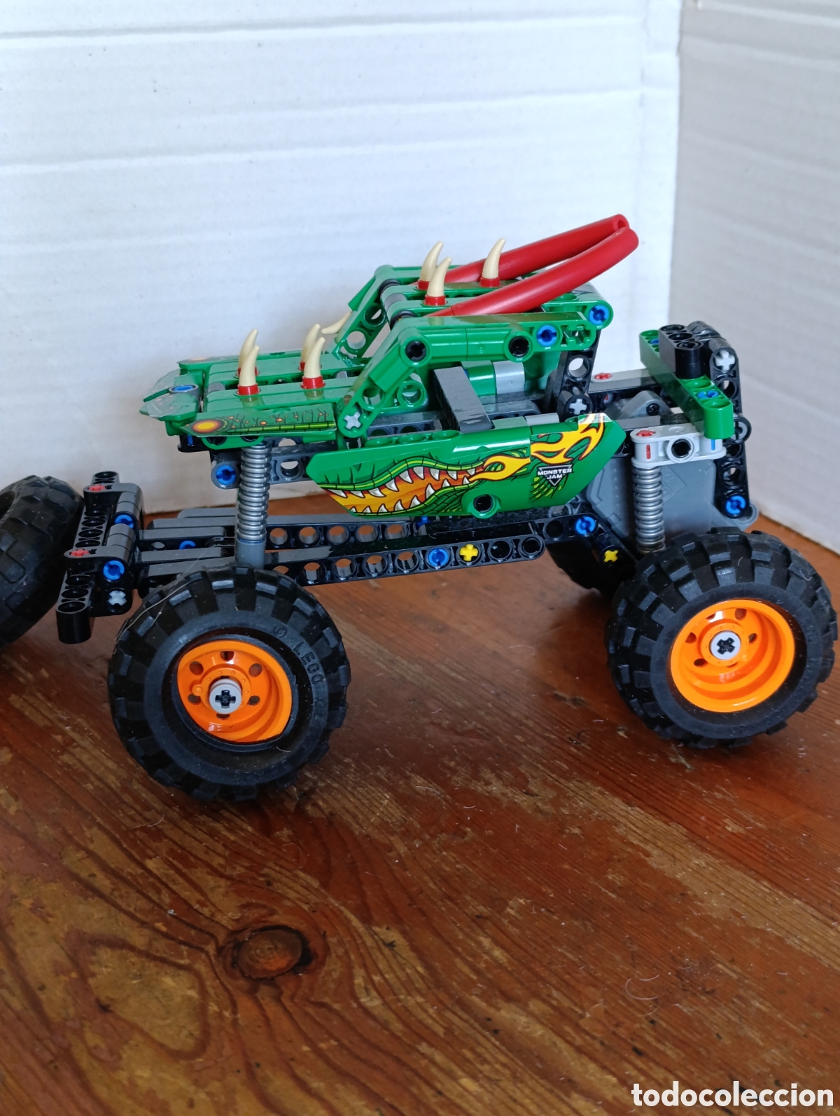 Coches a escala: COCHE / TODO - TERRENO / DE LEGO