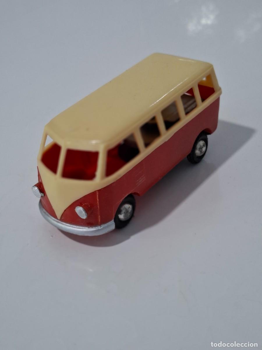 Coches a escala: Furgoneta pasajeros de pl&aacute;stico a fricci&oacute;n de PAY&Aacute;, ref. 3018