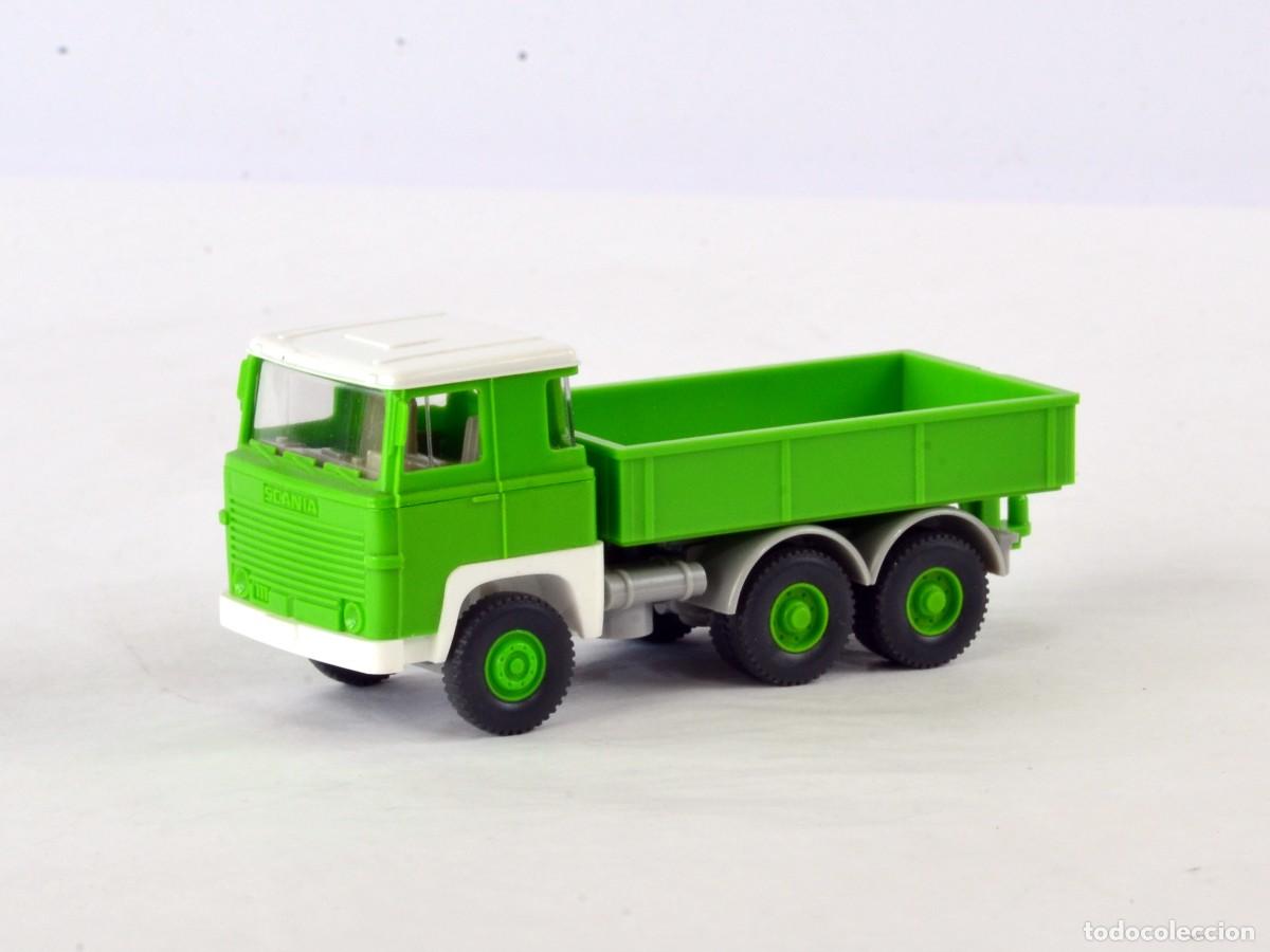 Coches a escala: Wiking Escala 1:87 H0 Cami&oacute;n Tractor Scania 111 Sarrasani Impecable