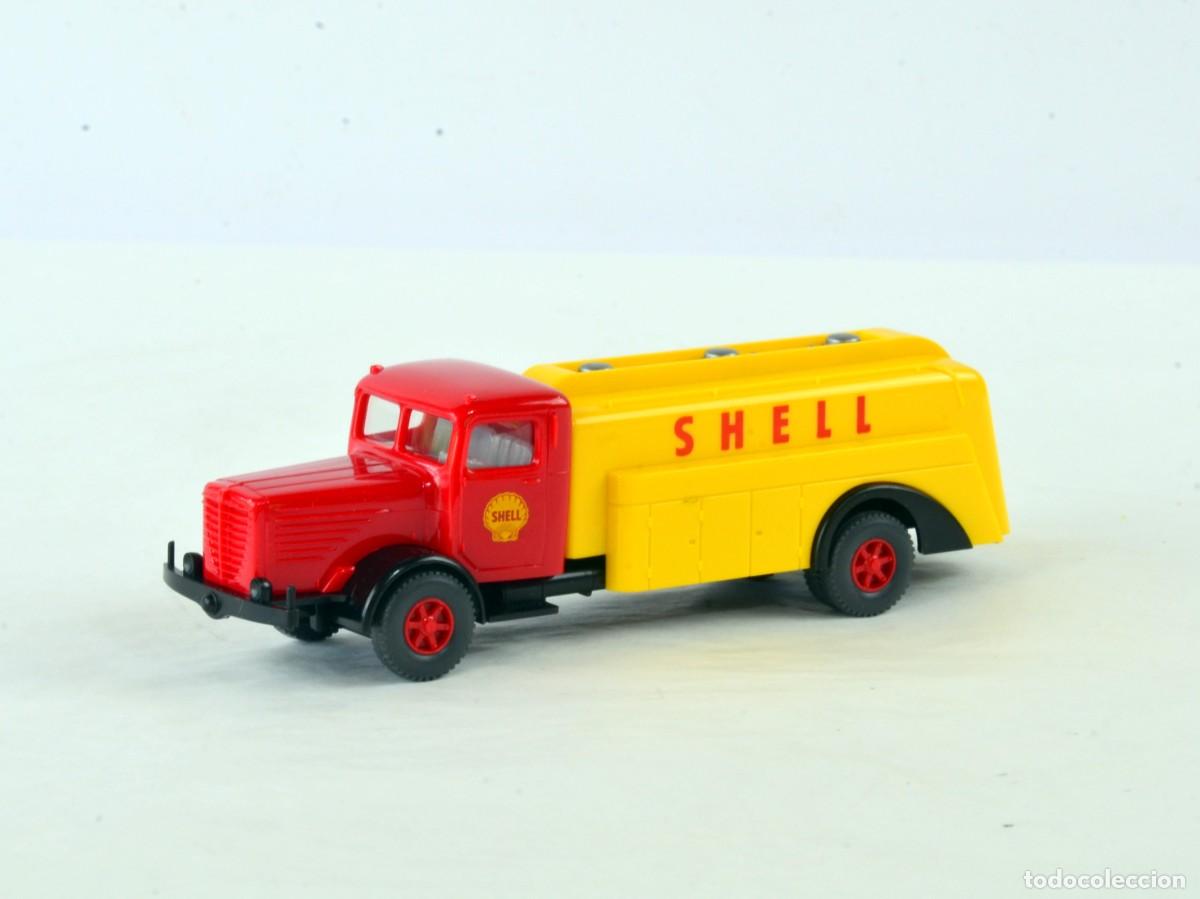 Coches a escala: Wiking Escala 1:87 H0 Cami&oacute;n Cisterna B&uuml;ssing Shell