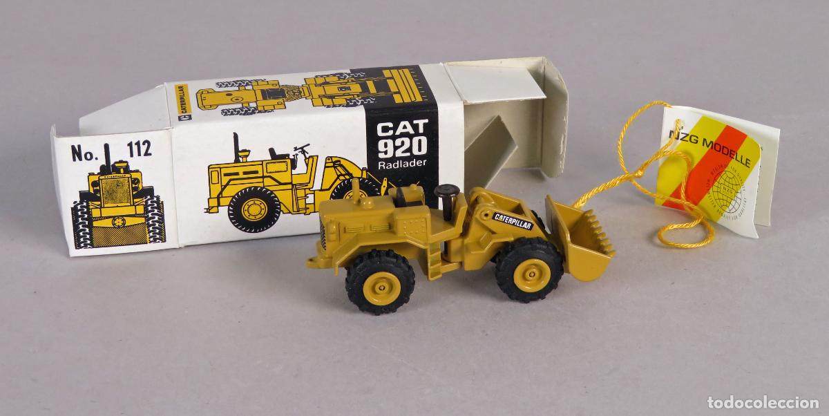 Coches a escala: Tractor Excavadora 920 Caterpillar NZG 112 Cargador ruedas Western Germany con caja escala peque&ntilde;a