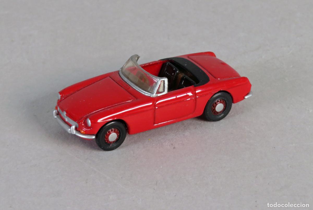 Coches a escala: MGB Roadster EFE 1/76 Made in England a&ntilde;os 90