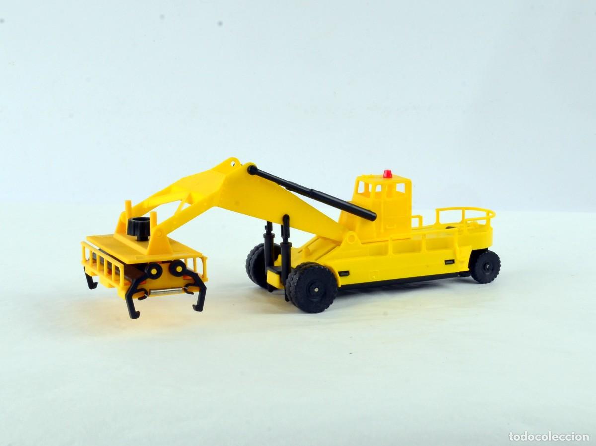 Coches a escala: Lima Escala H0 1:87 Gr&uacute;a Portacontenedores HL8001