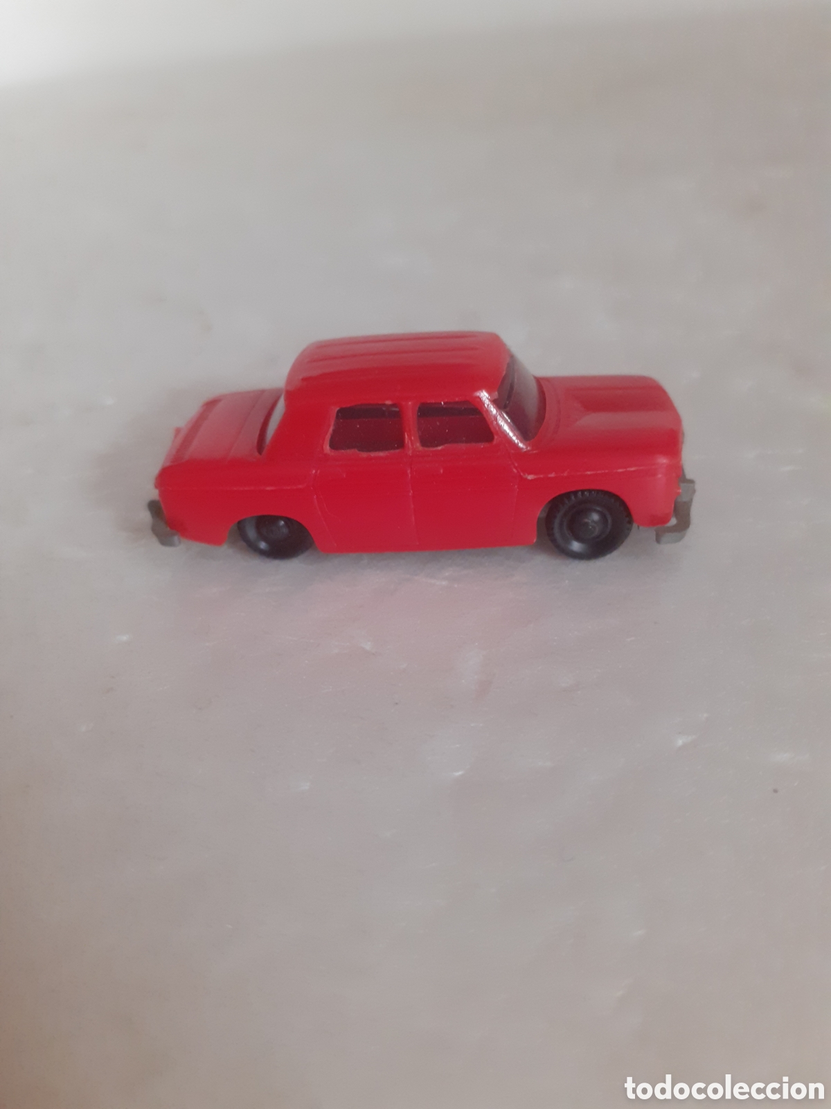 Coches a escala: EKO COCHE R 8 RENAULT 8 ROJO