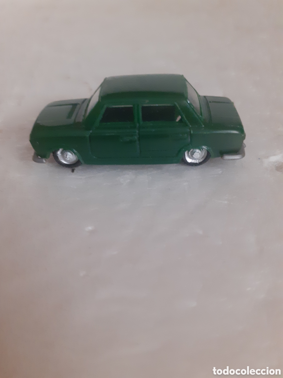 Coches a escala: EKO COCHE SEAT 124 COLOR VERDE