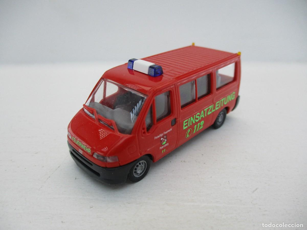 Coches a escala: COCHE ESCALA 1:87 REF B14 - Foto 1