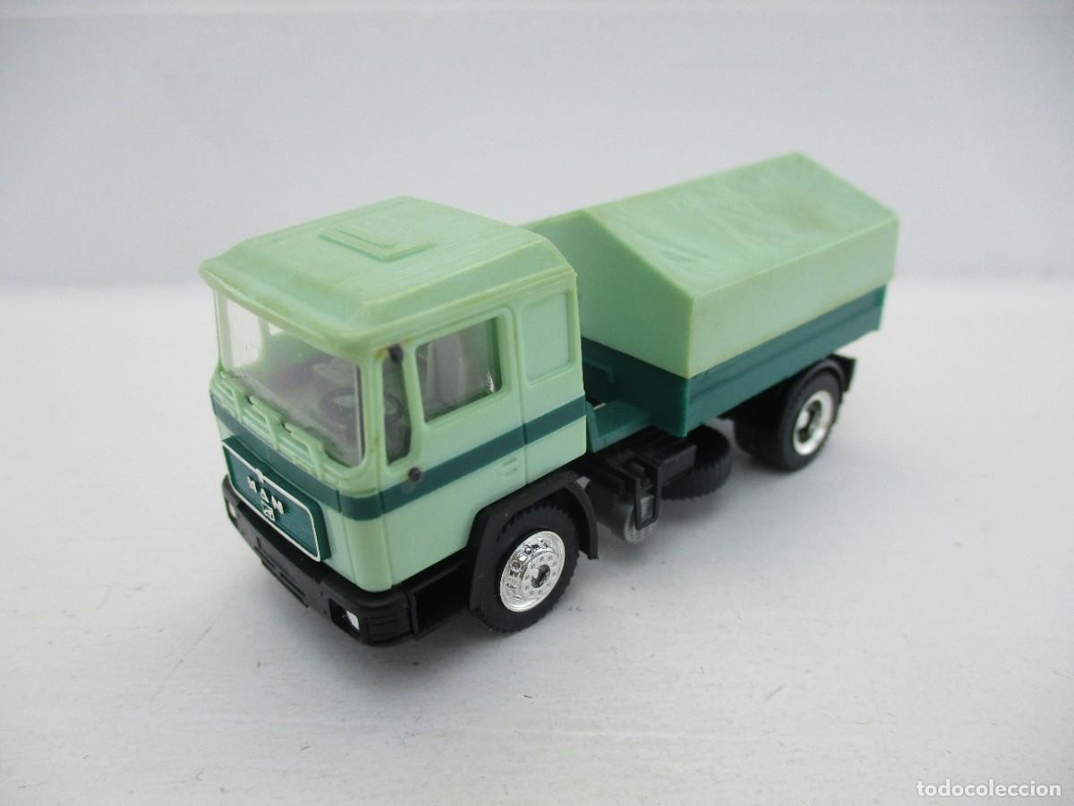 Auto in scala: CAMION HERPA 1:87 REF B20