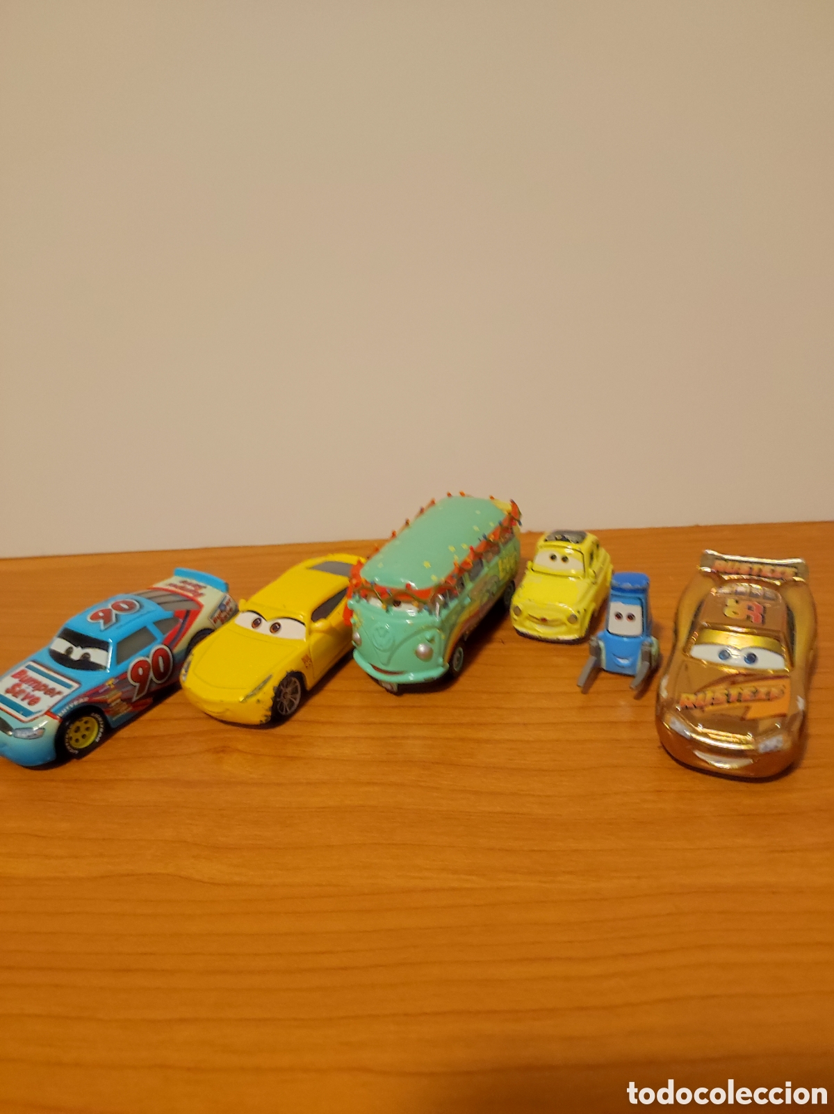 Coches a escala: Lote 6 Coches Disney Pixar Cars (Mattel Diecast) - Rayo Dorado, Fillmore Navidad y m&aacute;s