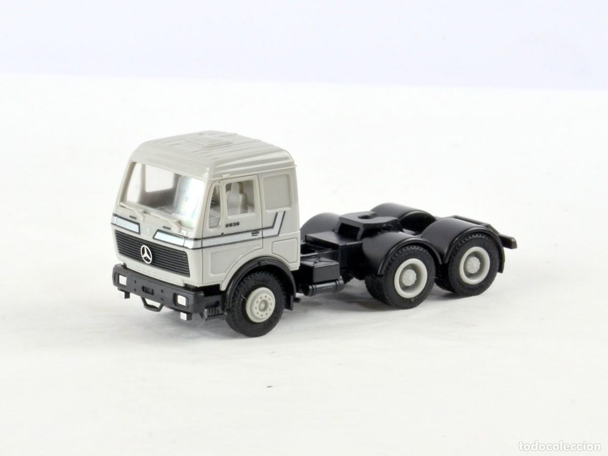 Coches a escala: Herpa Escala 1:87 H0 Cabeza Tractora Mercedes Benz NG2638S Gris Impecable con Caja