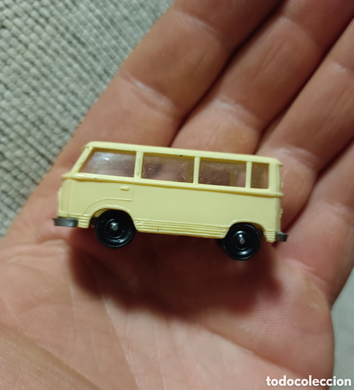 Coches a escala: Ford Fk EKO escala 1:88 Ho