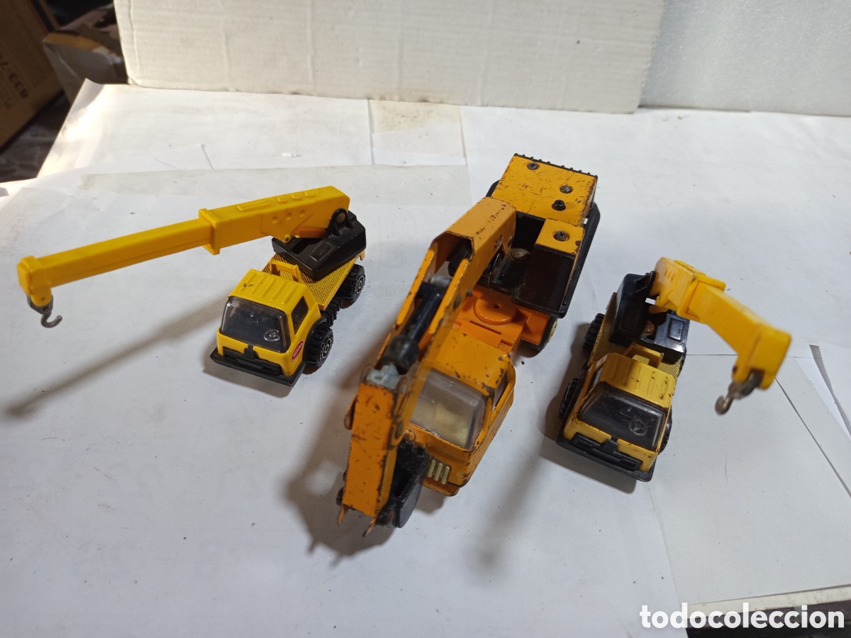 Coches a escala: Gr&uacute;as y cami&oacute;n excavadora Tonka m&oacute;viles