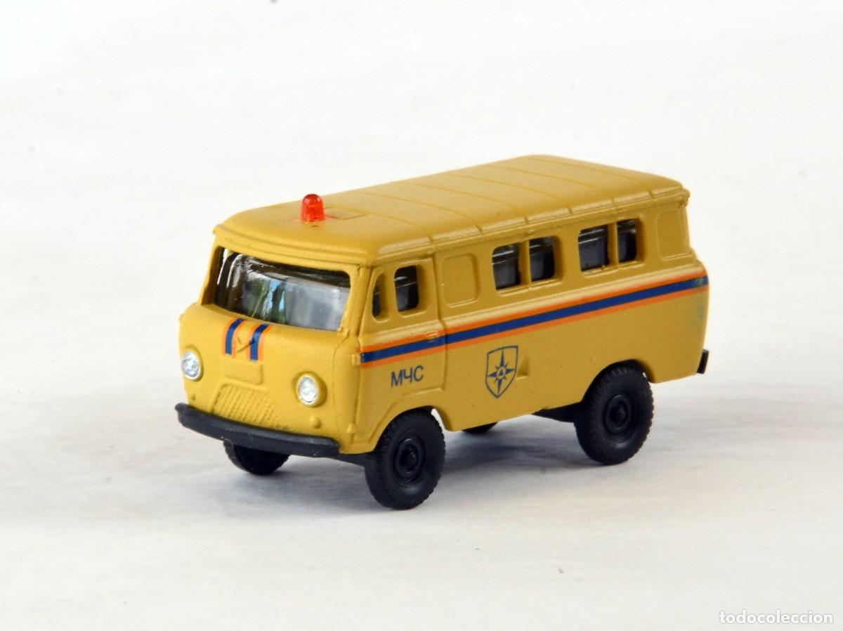 Coches a escala: Herpa Minitanks Escala 1:87 H0 UAZ 452 MCHS Impecable con Caja