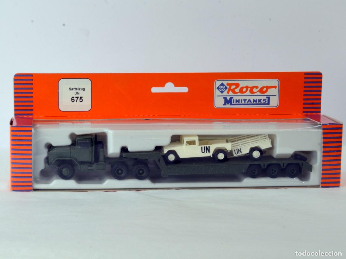 Coches a escala: Roco Minitanks Escala 1:87 H0 675 Cami&oacute;n Articulado M870 con Hummer y Remolque UN Impecable con Caja